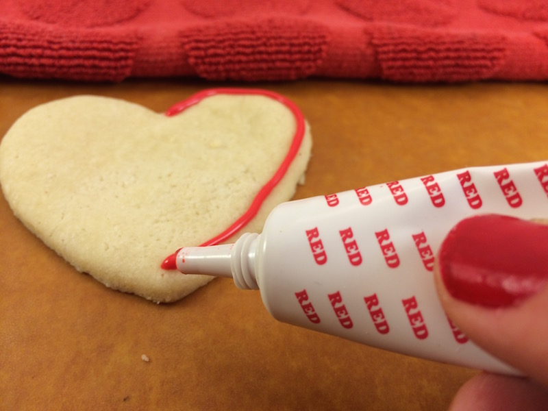 icing cookies